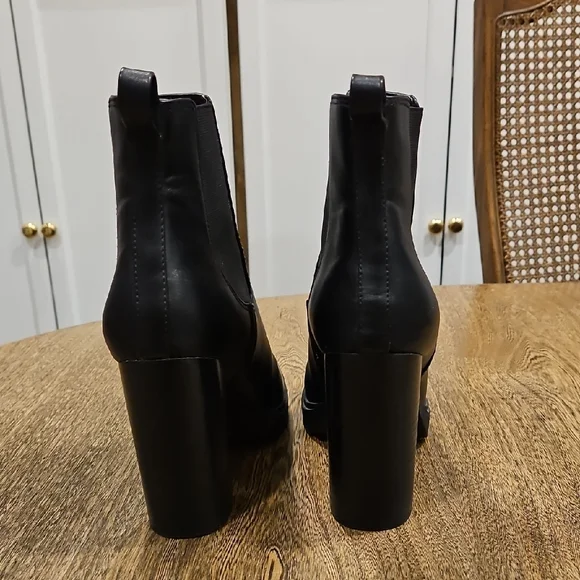 Steve Madden Black Heeled Boots - Picture 4 of 8
